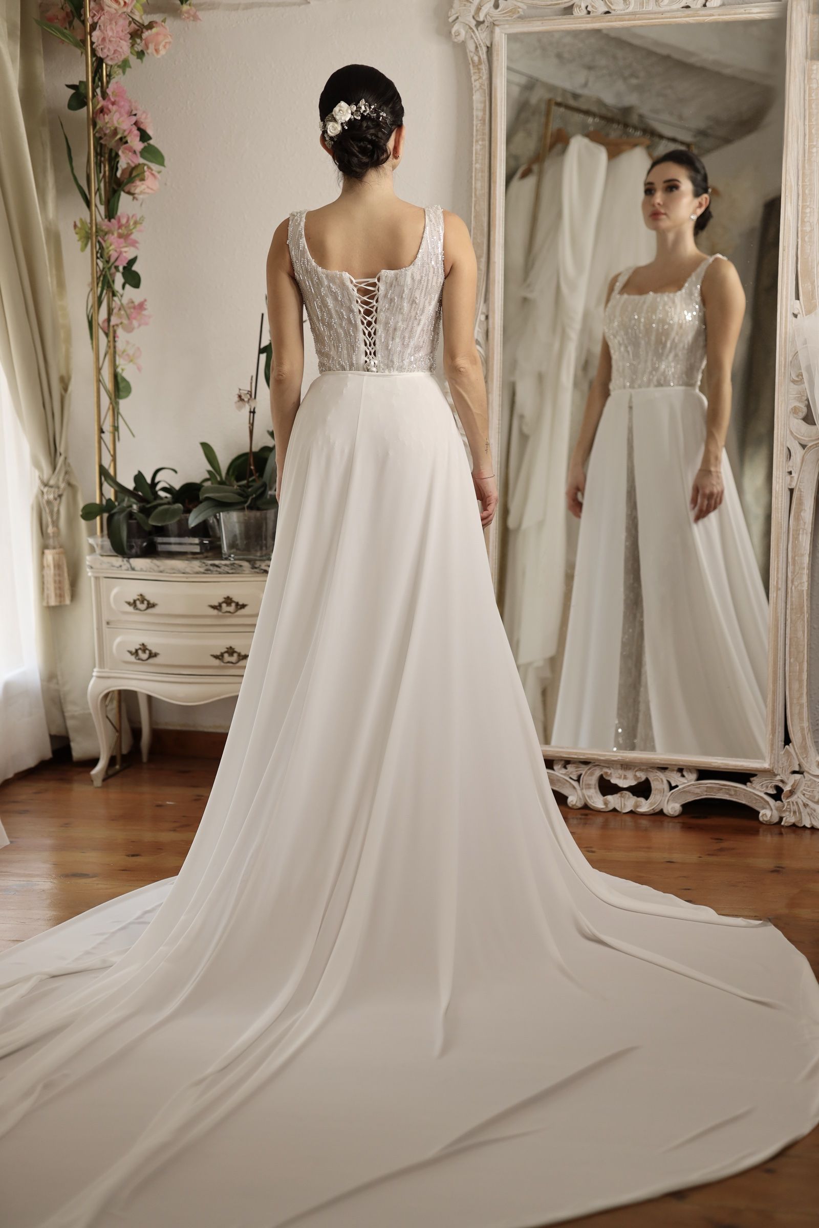 Crepe mermaid wedding dress with straps and long train — Oksana Dorenska