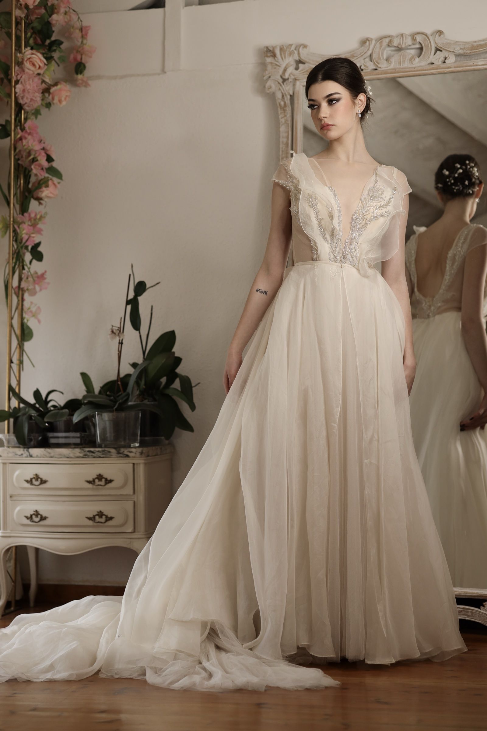 Airy empire-line wedding dress with short lace sleeves — Oksana Dorenska