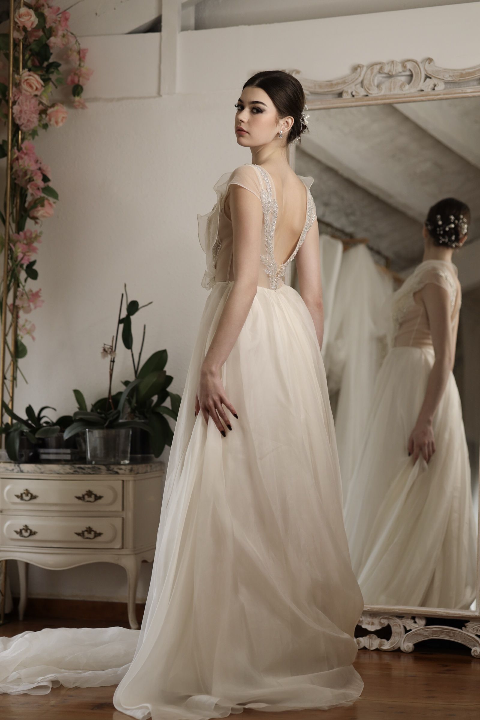Airy empire-line wedding dress with short lace sleeves — Oksana Dorenska