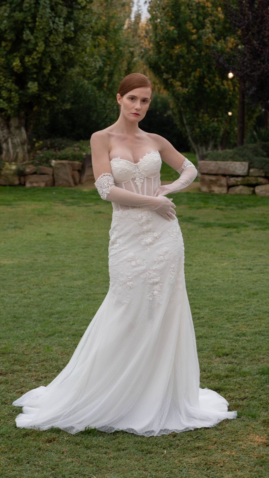 Vestido de novia de corsé sin tirantes, escote corazón, encaje — Oksana Dorenska