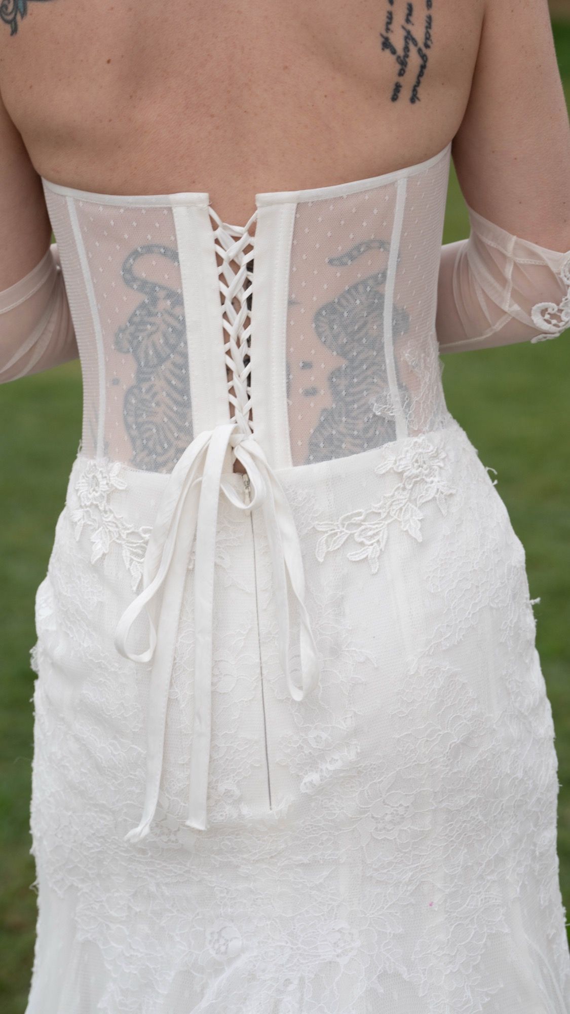 Vestido de novia de corsé sin tirantes, escote corazón, encaje — Oksana Dorenska