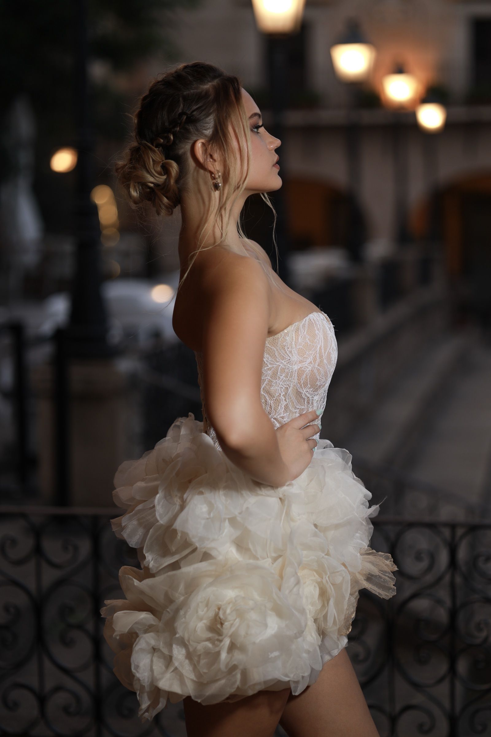 Short wedding dress with ruffled skirt — Oksana Dorenska